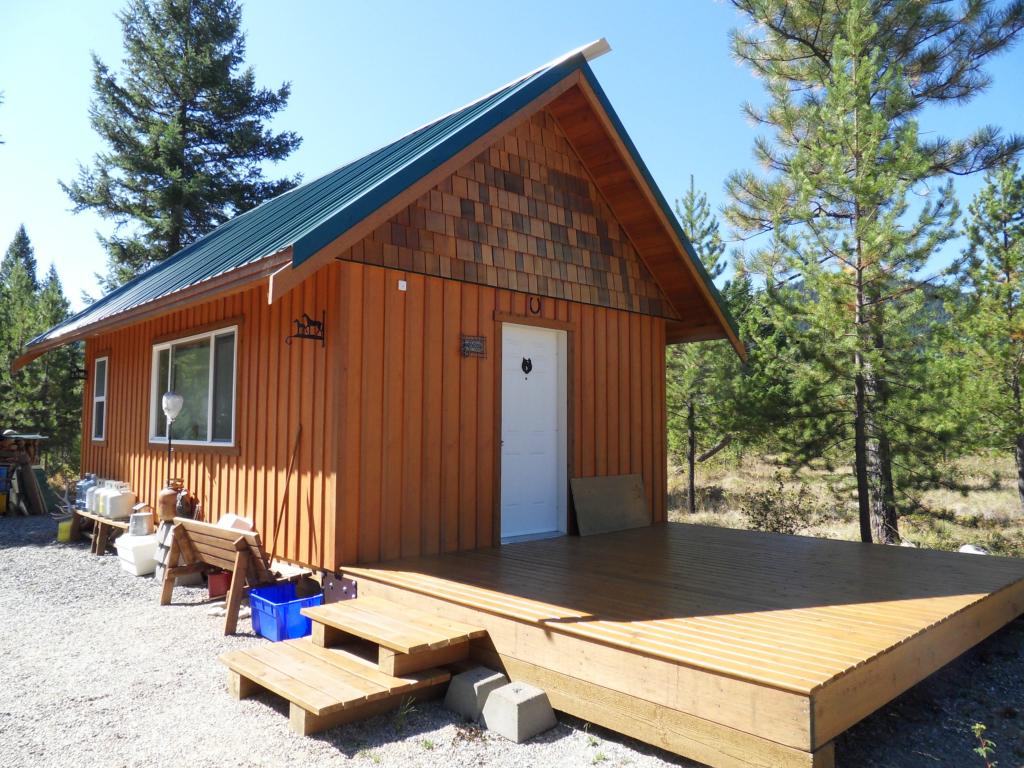 20 Taylor Way Beaverdell, BC V0H 1A0,