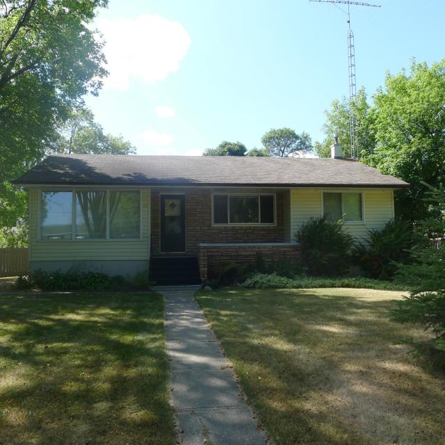 60 1st Avenue Gimli, MB R0C 1B0,