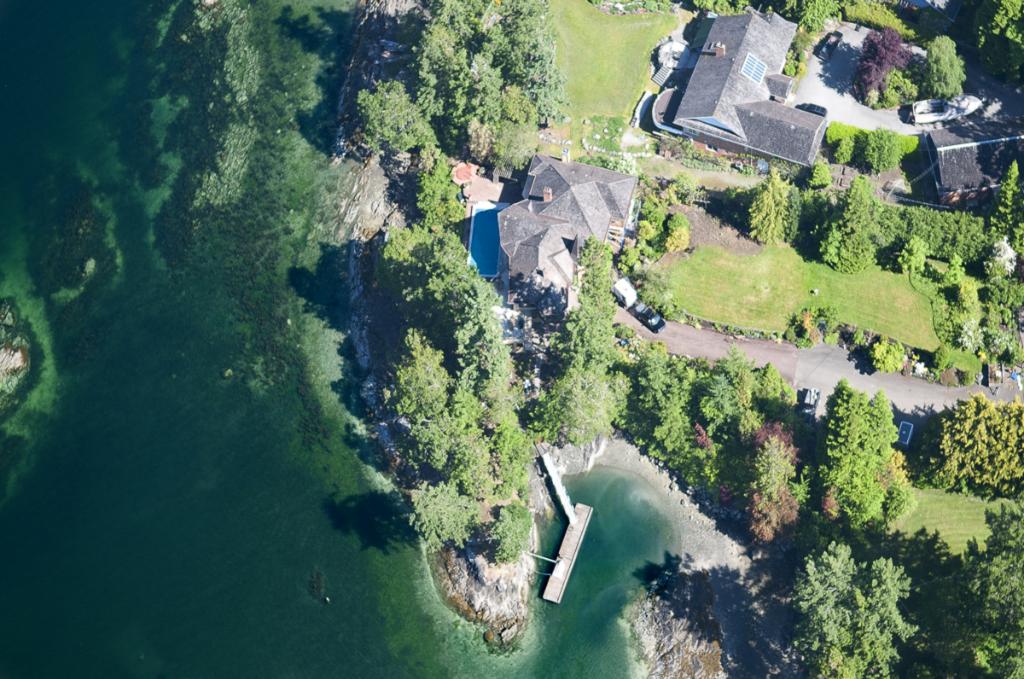 11046 Chalet Rd North Saanich, BC V8L 3R9,