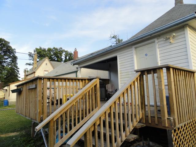 4 Bedroom House  in 429 William Newton Avenue  Winnipeg, MB &amp;nbsp; R2L 0W4