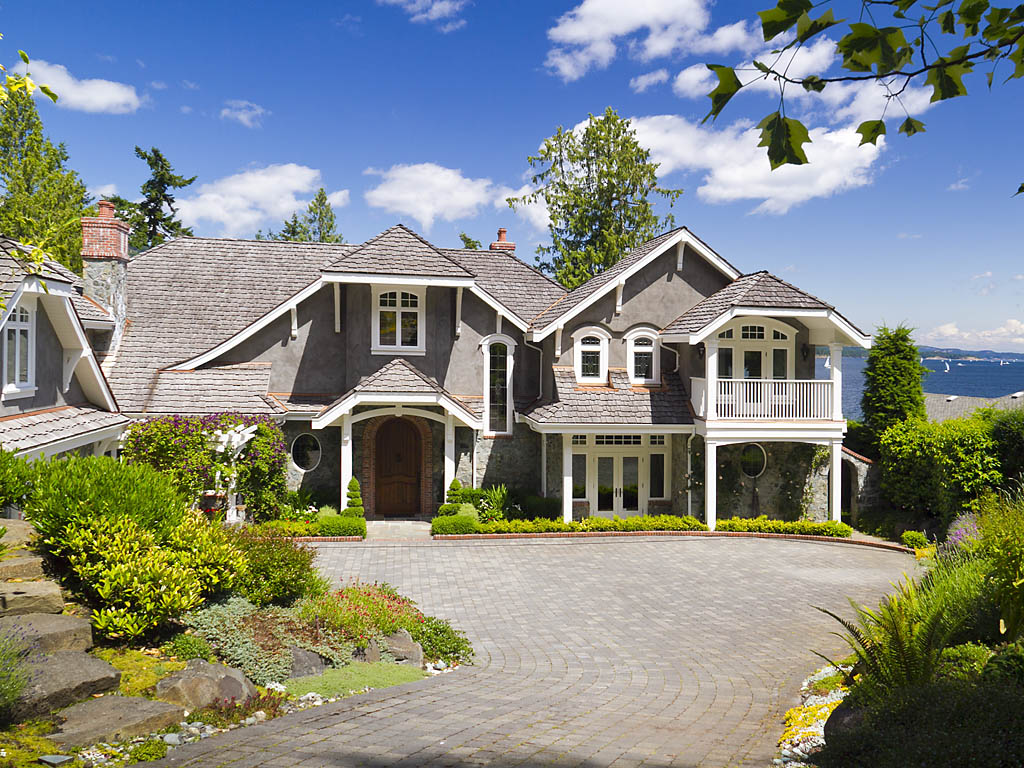 896 Lands End Rd North Saanich, BC V8L 5L3,