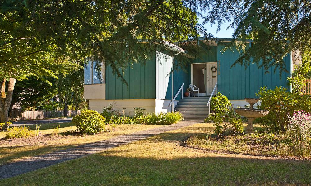 4375 Parkside Cres Victoria, BC V8N 2C5, Victoria,